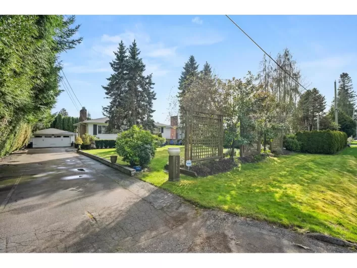 13558 15 AVENUE, Surrey
