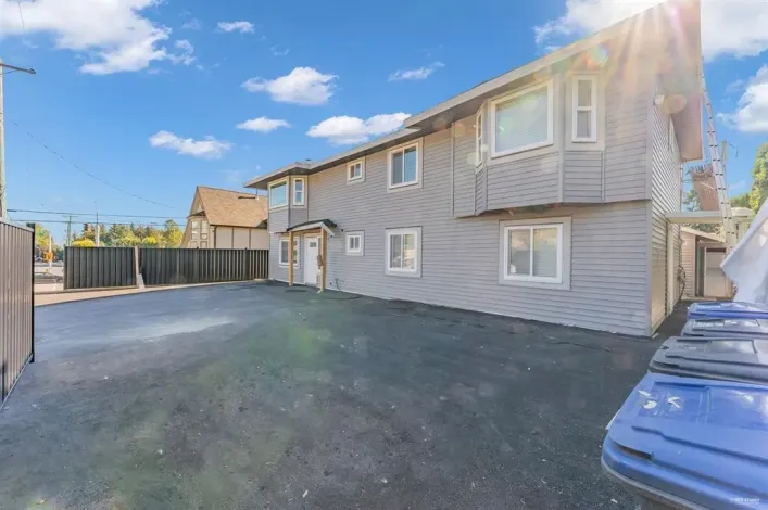 13572 68 AVENUE, Surrey