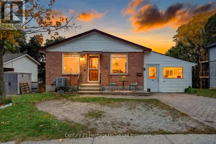136 DOVER STREET, Woodstock