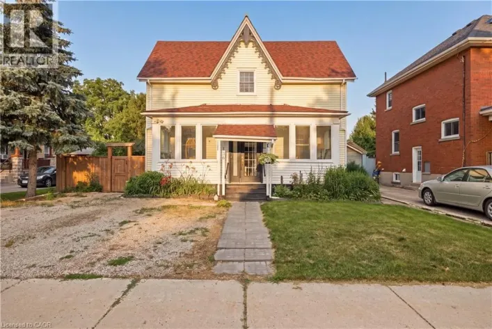 136 FALSTAFF Street, Stratford