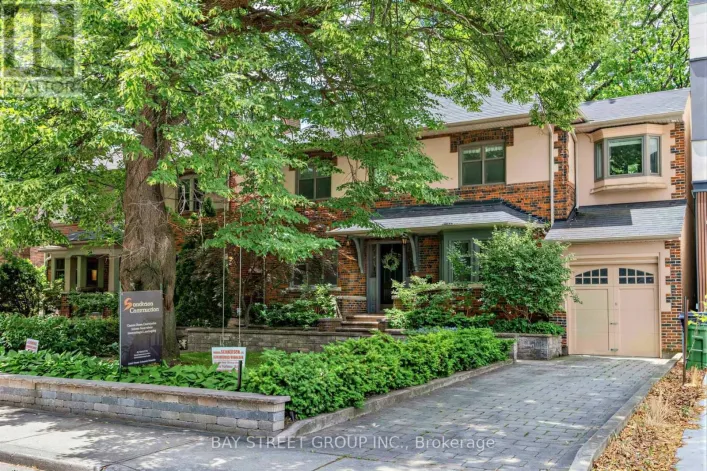 136 HUMBERCREST BOULEVARD, Toronto