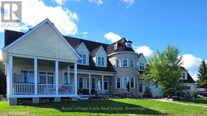 136 LAKE DRIVE E, Georgina