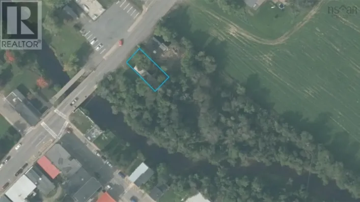 136 Lower Main Street, Oxford