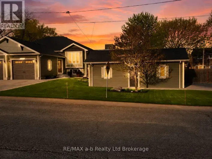 House for sale: 136 MAPLE LANE, Tillsonburg