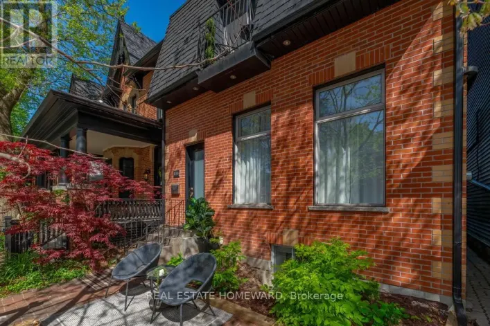 136 SPRUCE STREET, Toronto