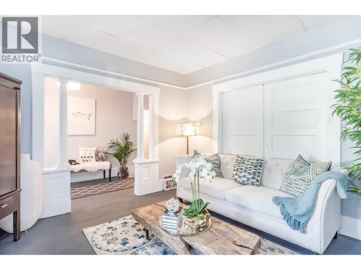 136 W 12TH AVENUE, Vancouver