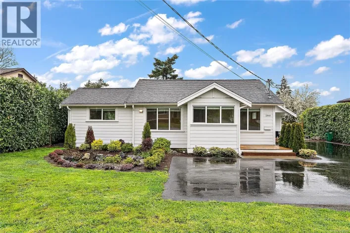 1360 Hastings St, Saanich
