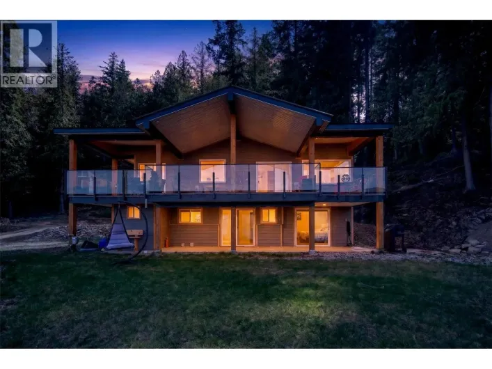 1360 Trans Canada Highway NE, Salmon Arm