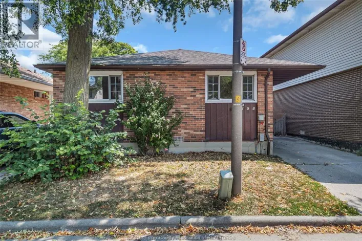 1366 BAYSWATER CRESCENT, Windsor