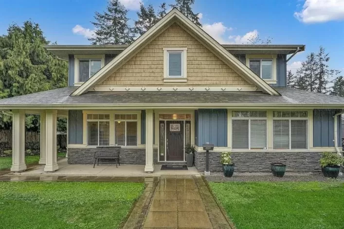 13668 NORTH BLUFF ROAD, White Rock