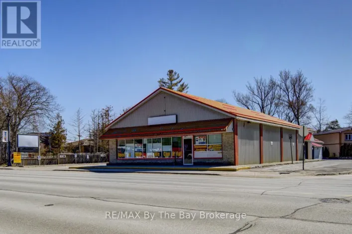 1367 MOSLEY STREET, Wasaga Beach
