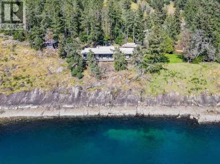 1369 MACKINNON ROAD, Pender Island