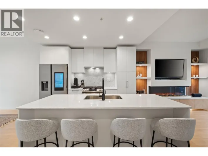 137 535 E 2ND STREET, North Vancouver