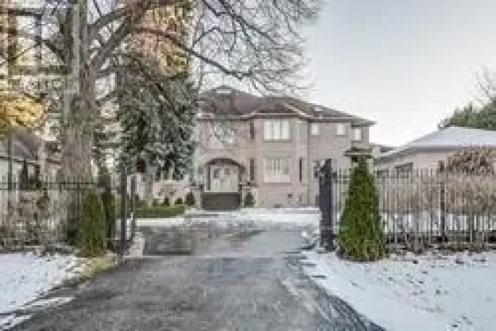 137 ARNOLD AVENUE, Vaughan