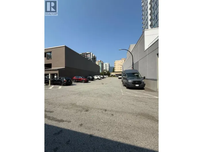 137 E 15TH STREET, North Vancouver