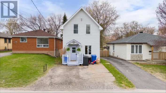 137 FOURTH AVENUE W, North Bay