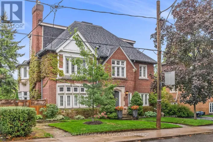 137 HIGHBOURNE ROAD, Toronto