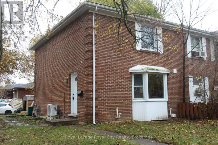 137 JANSEN AVENUE, Kitchener