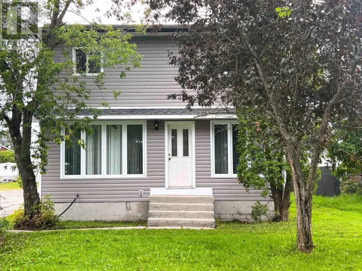 137 Kenogami DR, Longlac