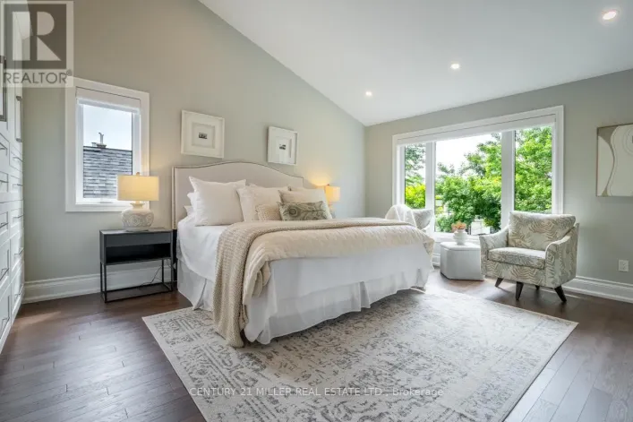 137 SPRINGDALE BOULEVARD, Toronto