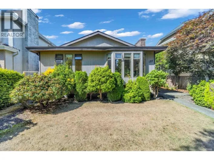 137 W WOODSTOCK AVENUE, Vancouver