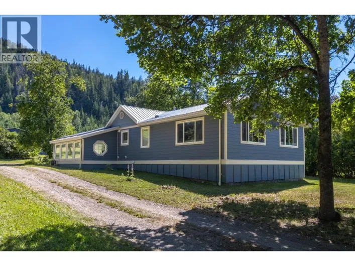 1370 20 Avenue SE, Salmon Arm
