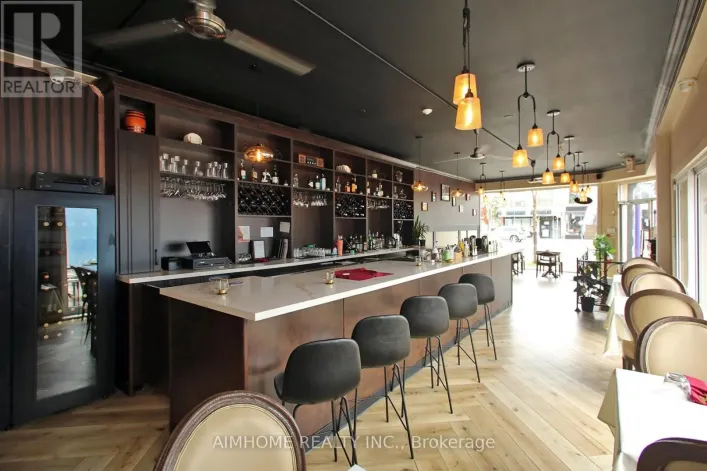 1370 ST CLAIR AVENUE W, Toronto