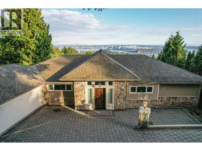 1371 BURNSIDE ROAD, West Vancouver