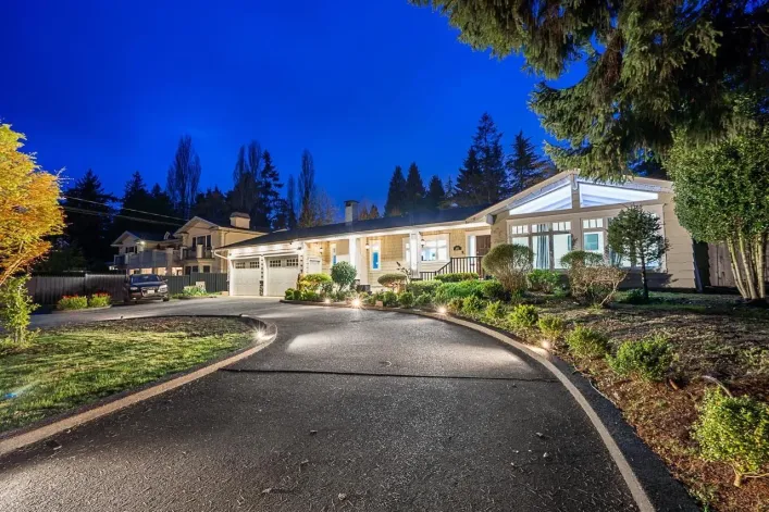 13721 MARINE DRIVE, White Rock