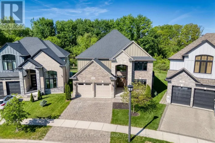 1375 DYER CRESCENT, London North