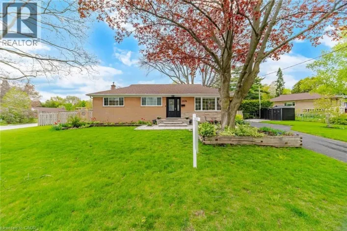 1376 ROYAL Drive, Burlington