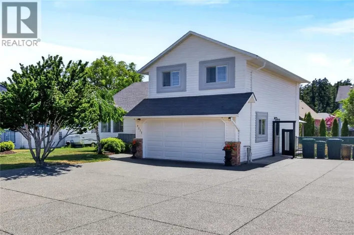 1377 Ocean View Ave, Comox