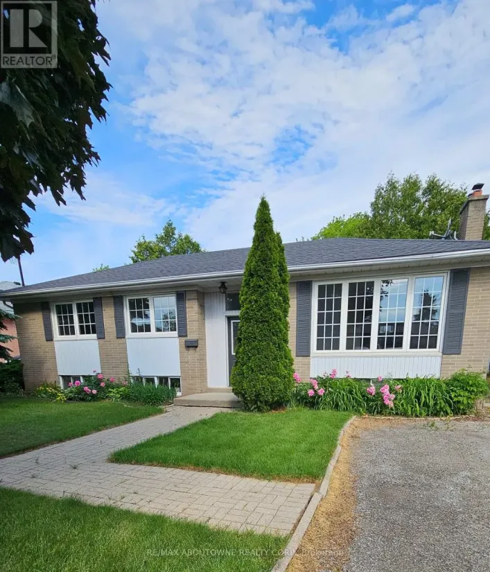 1377 SELKIRK AVENUE, Oakville