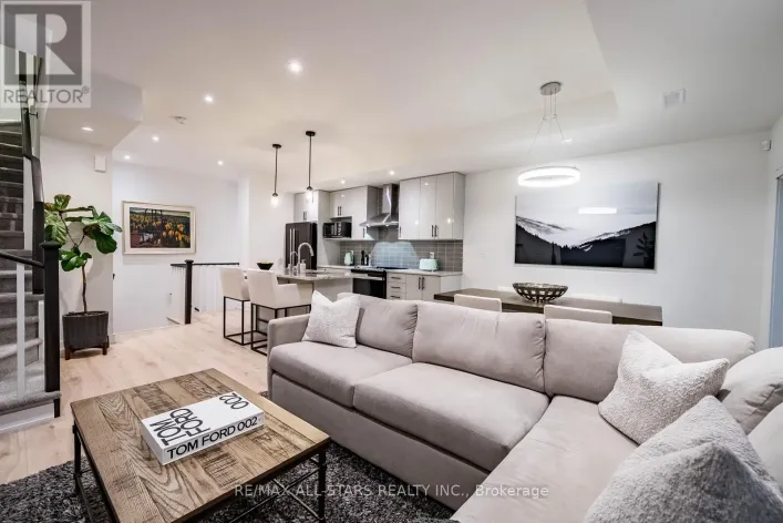 138 COVINGTON CRESCENT, Whitchurch-Stouffville