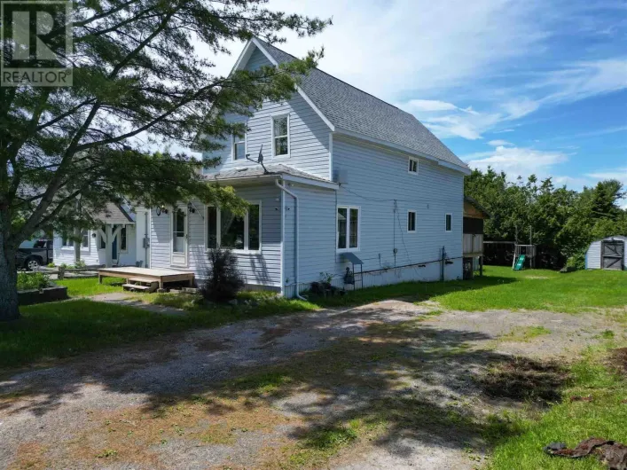138 Lakeside AVE, Blind River