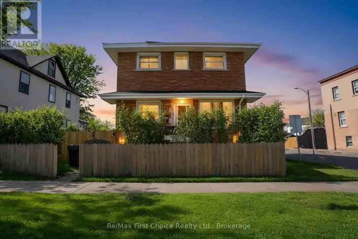 138 ROWAND STREET, Thunder Bay