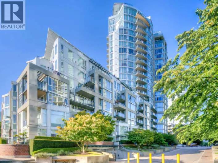 1383 MARINASIDE CRESCENT, Vancouver