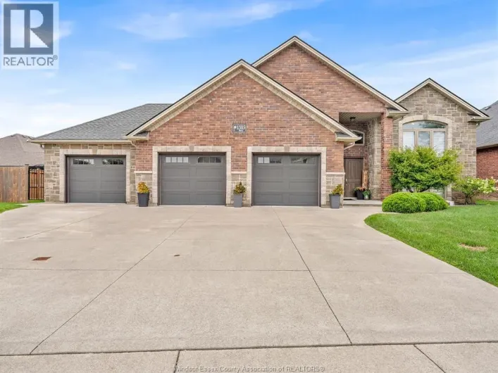 1385 PASCAL AVENUE, Lakeshore