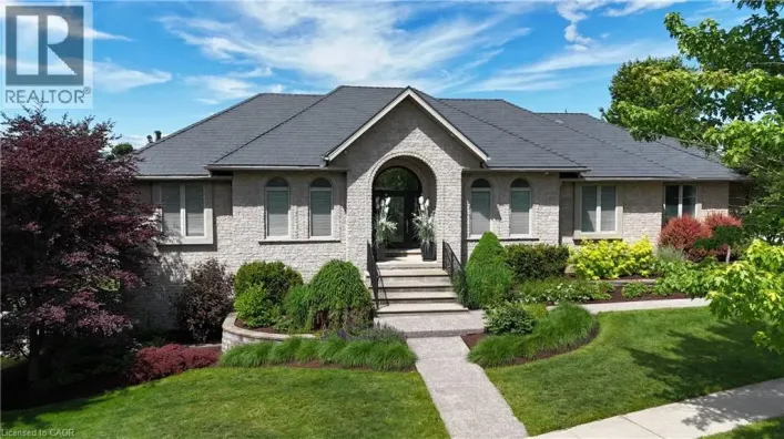 House for sale: 139 MANNHEIM Crescent, Mannheim