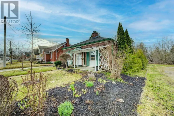 139 STIRLING AVENUE, Kitchener