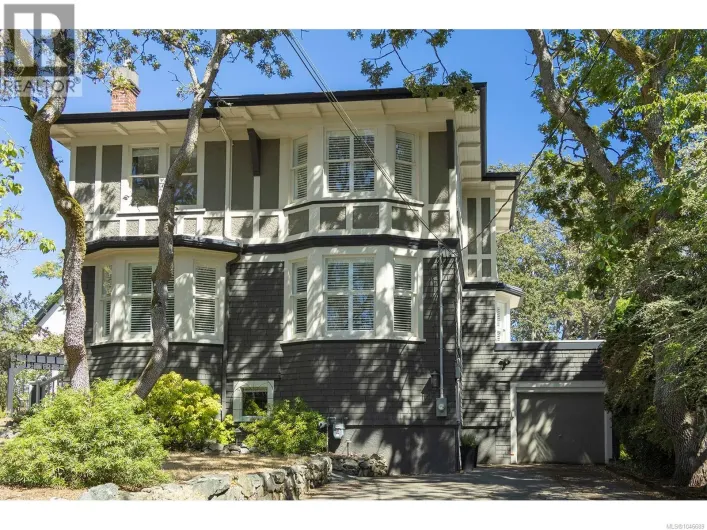 1391 Victoria Ave, Oak Bay