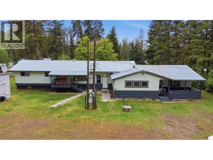 1394 6 Highway, Cherryville