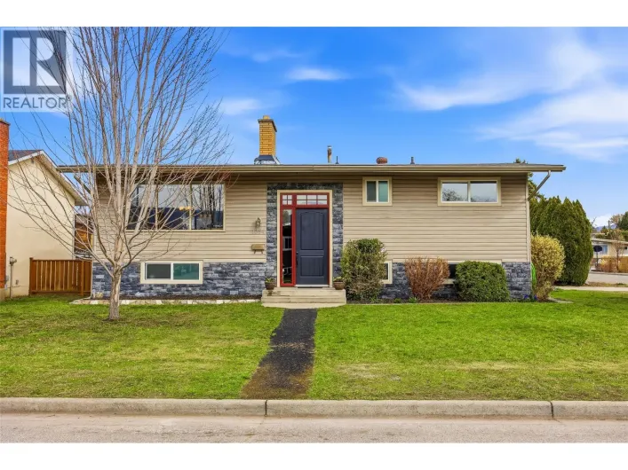 1394 Lombardy Square, Kelowna
