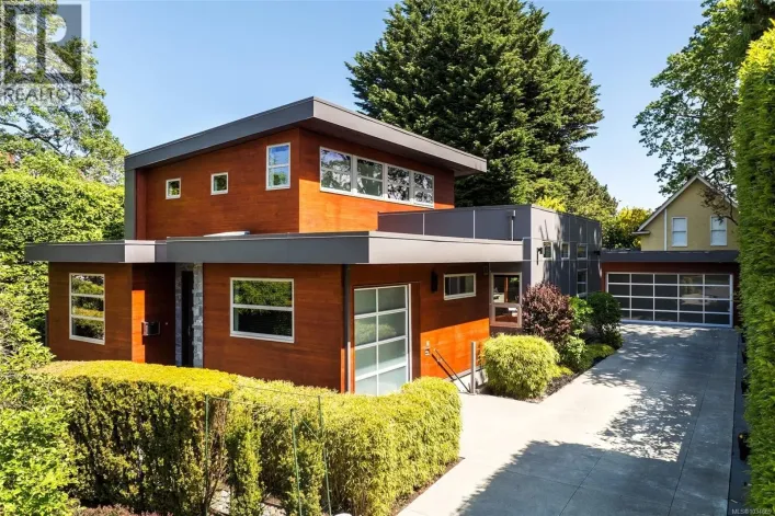 1395 Hampshire Rd, Oak Bay
