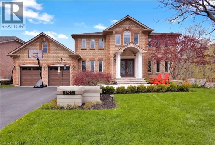1398 WINTERBERRY Drive, Burlington