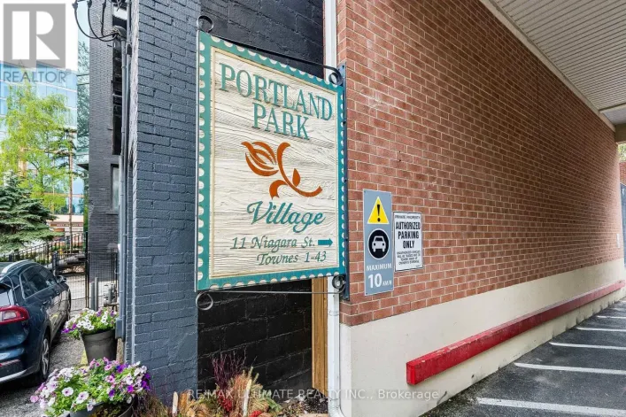 14 - 11 NIAGARA STREET, Toronto