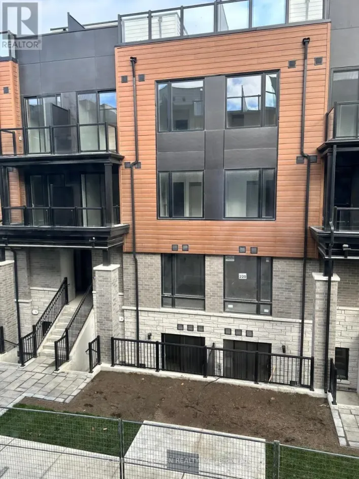 14 - 113 MARYDALE AVENUE, Markham