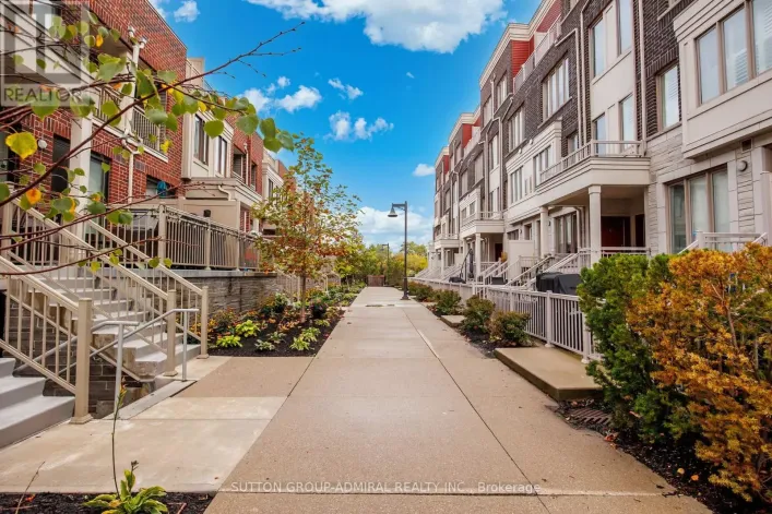 14 - 125 LONG BRANCH AVENUE, Toronto