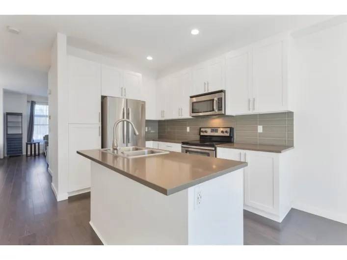 14 15788 104 AVENUE, Surrey