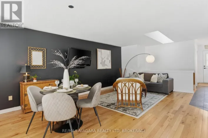 14 - 165 MAIN STREET E, Grimsby